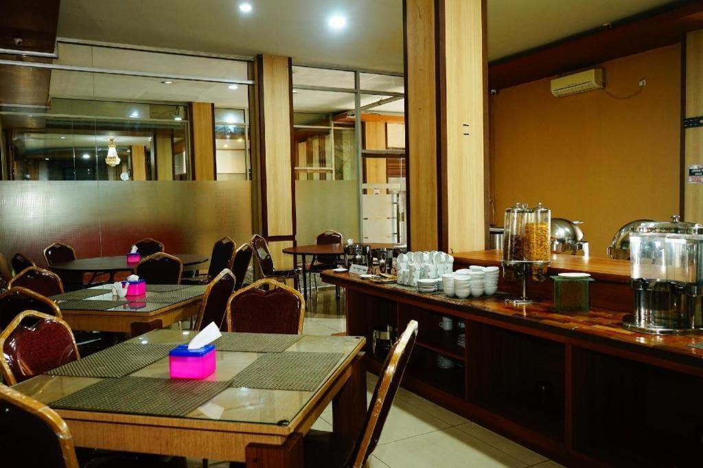 Grand Vella Hotel Pangkal Pinang Exterior foto